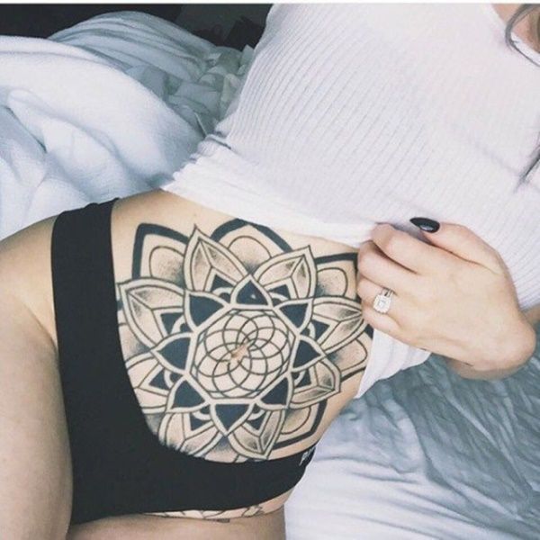 Belly Button Tattoos For Females (81)
