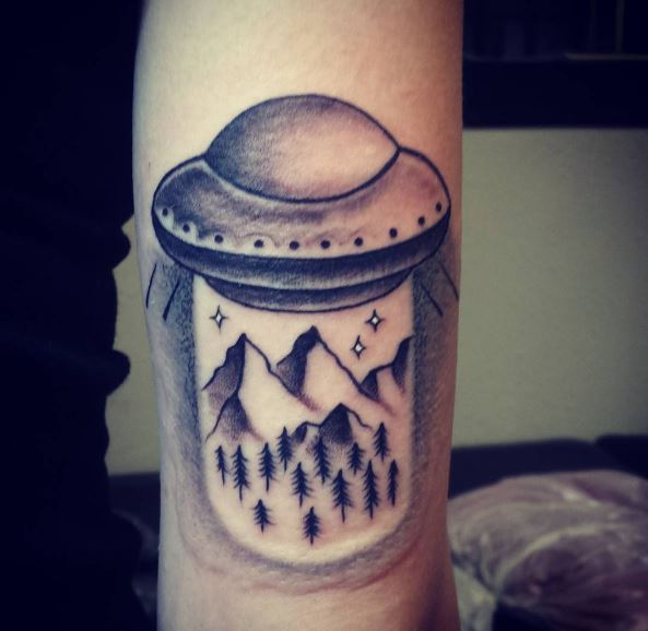 Awesome UFO Tattoos Design On Hands