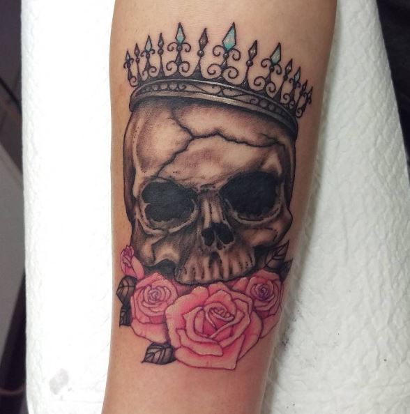 Deadly Queen Tattoos Design On Hands