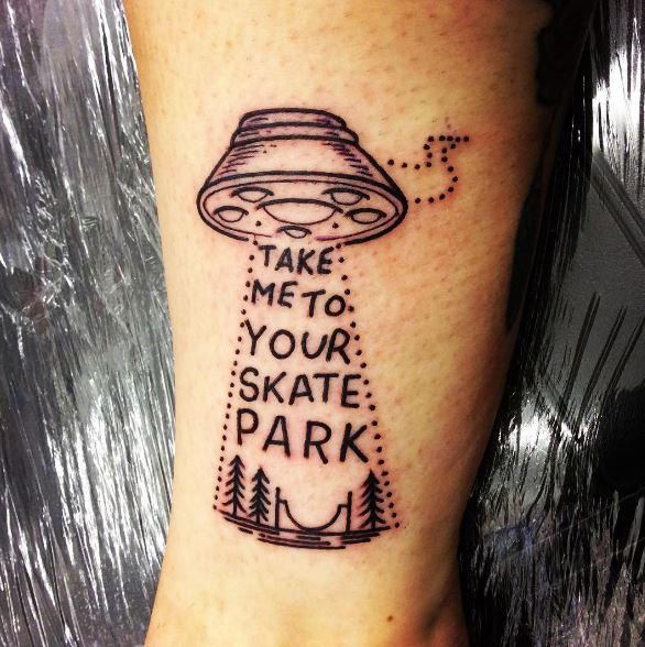 Dot Line UFO Tattoos Desig On Hands