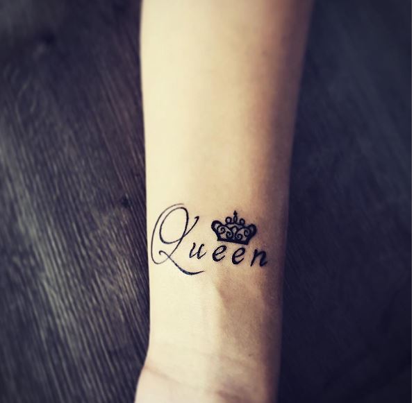 Thin Lining Queen Name Tattoos Design And Ideas