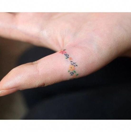 Feather Tattoo On Finger (4)