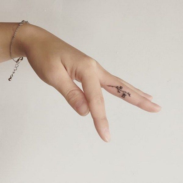 Pics Of Finger Tattoos (10)