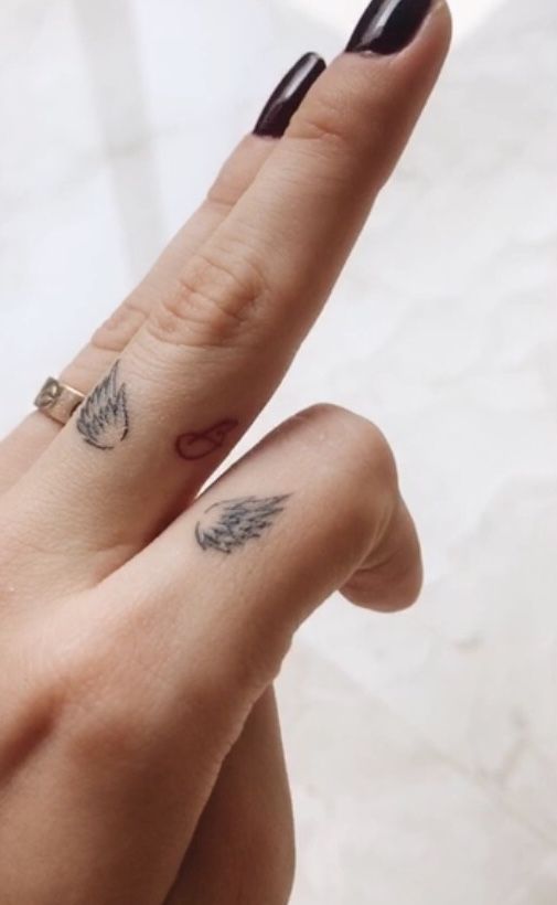 Pics Of Finger Tattoos (5)