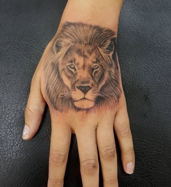 Simple Lion Tattoos 1