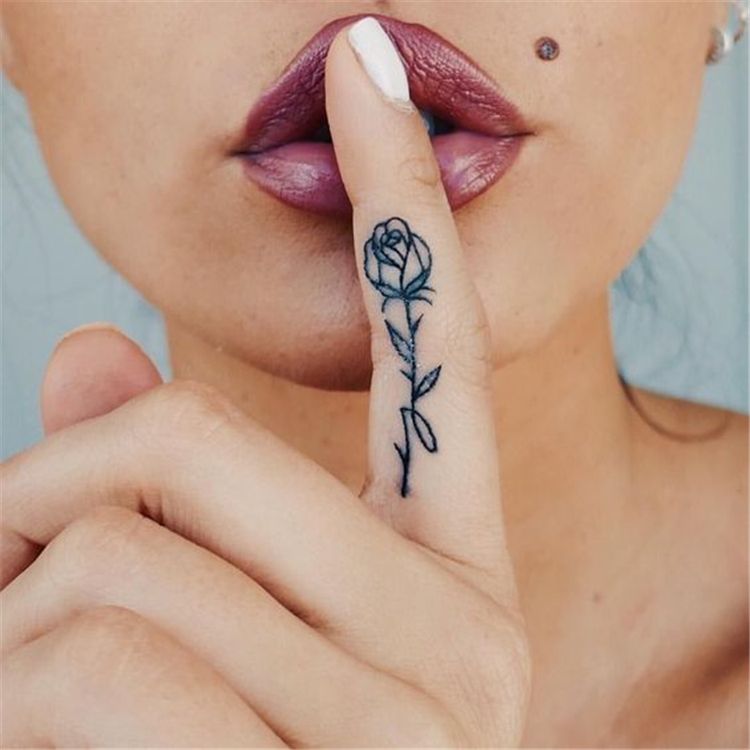 Tattoo On Hands And Fingers (9)