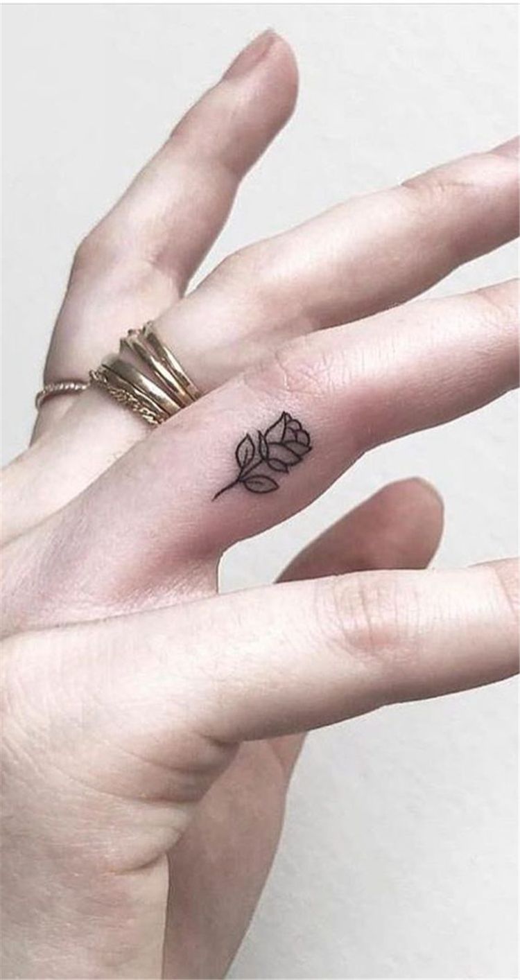 Tattoo On Ring Finger Meaning (4)