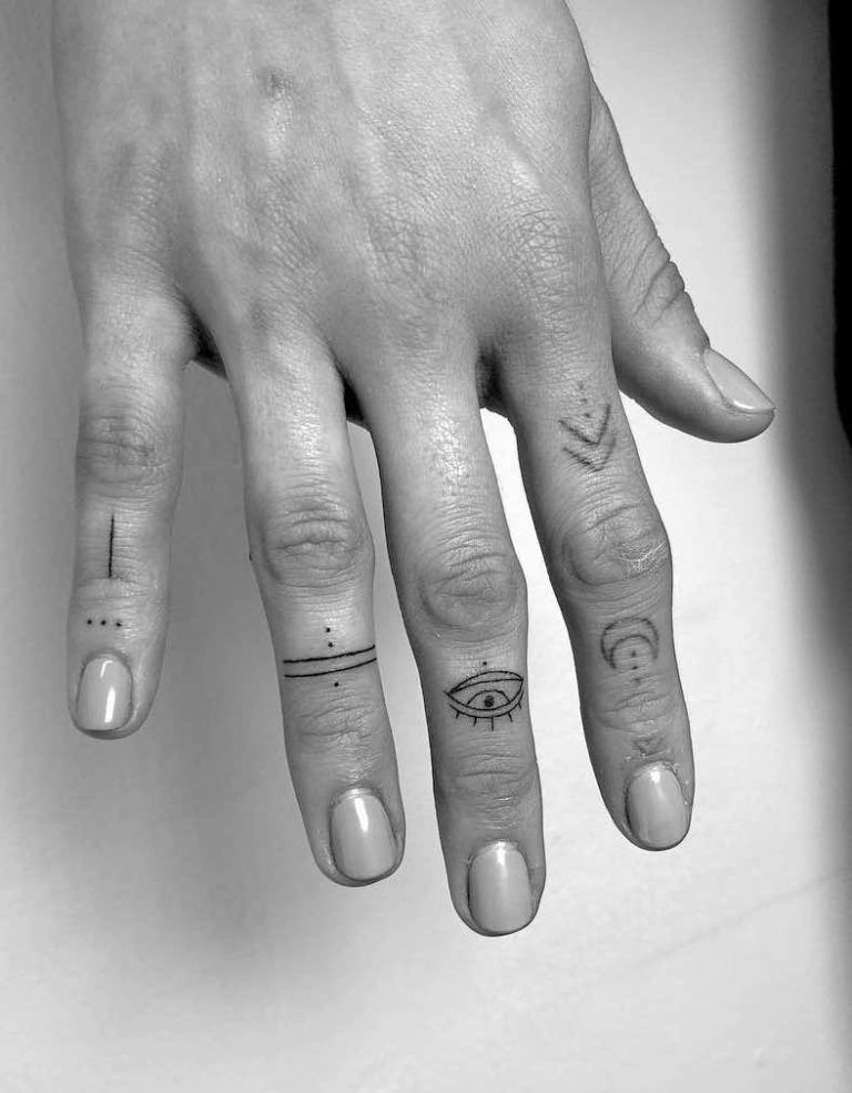 Tattoo On Ring Finger Meaning (6)