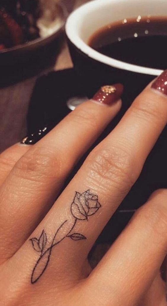 Tattoos On Fingers Meaning (11)