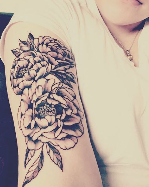 3D Floral Tattoos Design On Women Biceps