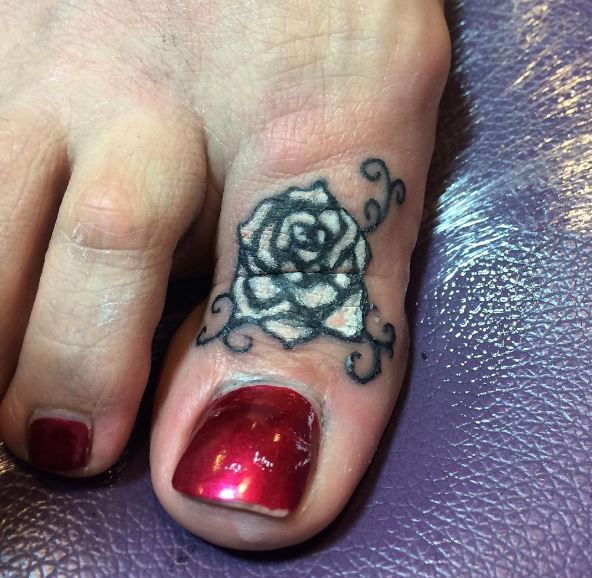 Rose Flower Toe Tattoos Ideas