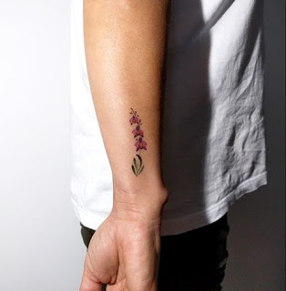 Kleine tote Rose Tattoo-Ideen für Männer