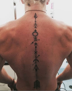 Spine Back Tattoo-Ideen für Männer