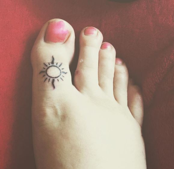 Sun Toe Tattoos Design And Ideas