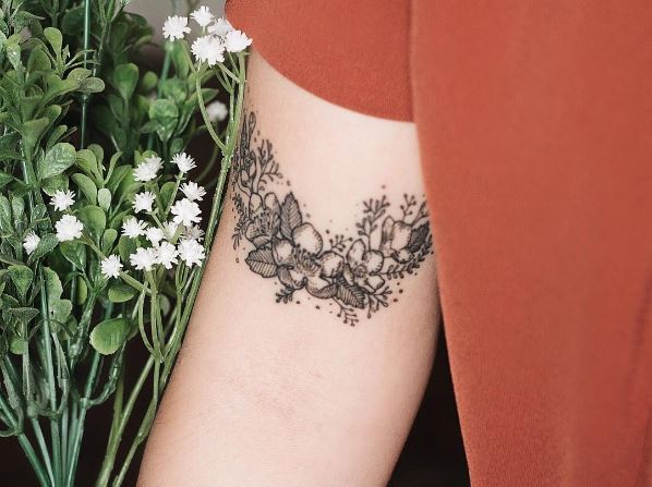Tiny Floral Tattoos Design On Biceps