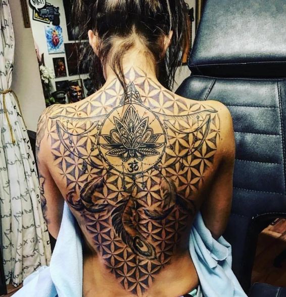 3d tattoos for women on lower back