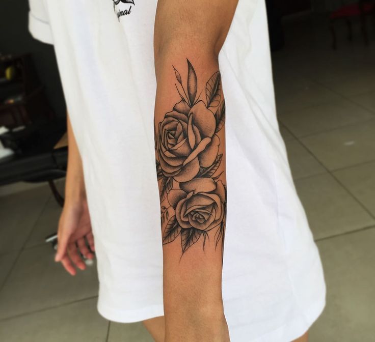Black And Red Roses Tattoo (2)