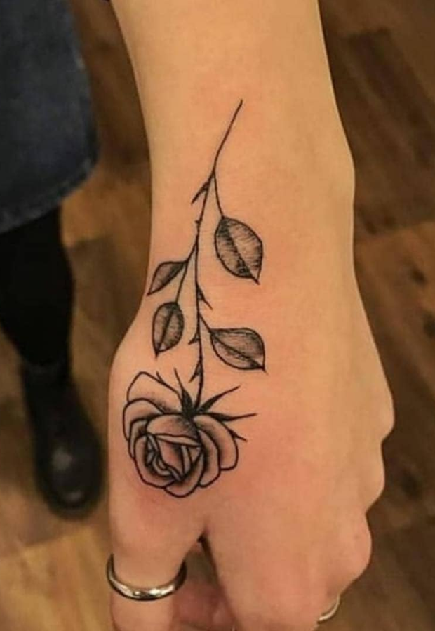 Black And White Rose Tattoos (1)