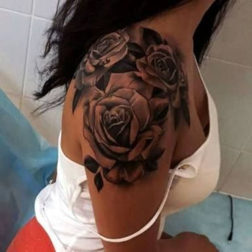 Black And White Rose Tattoos (3)
