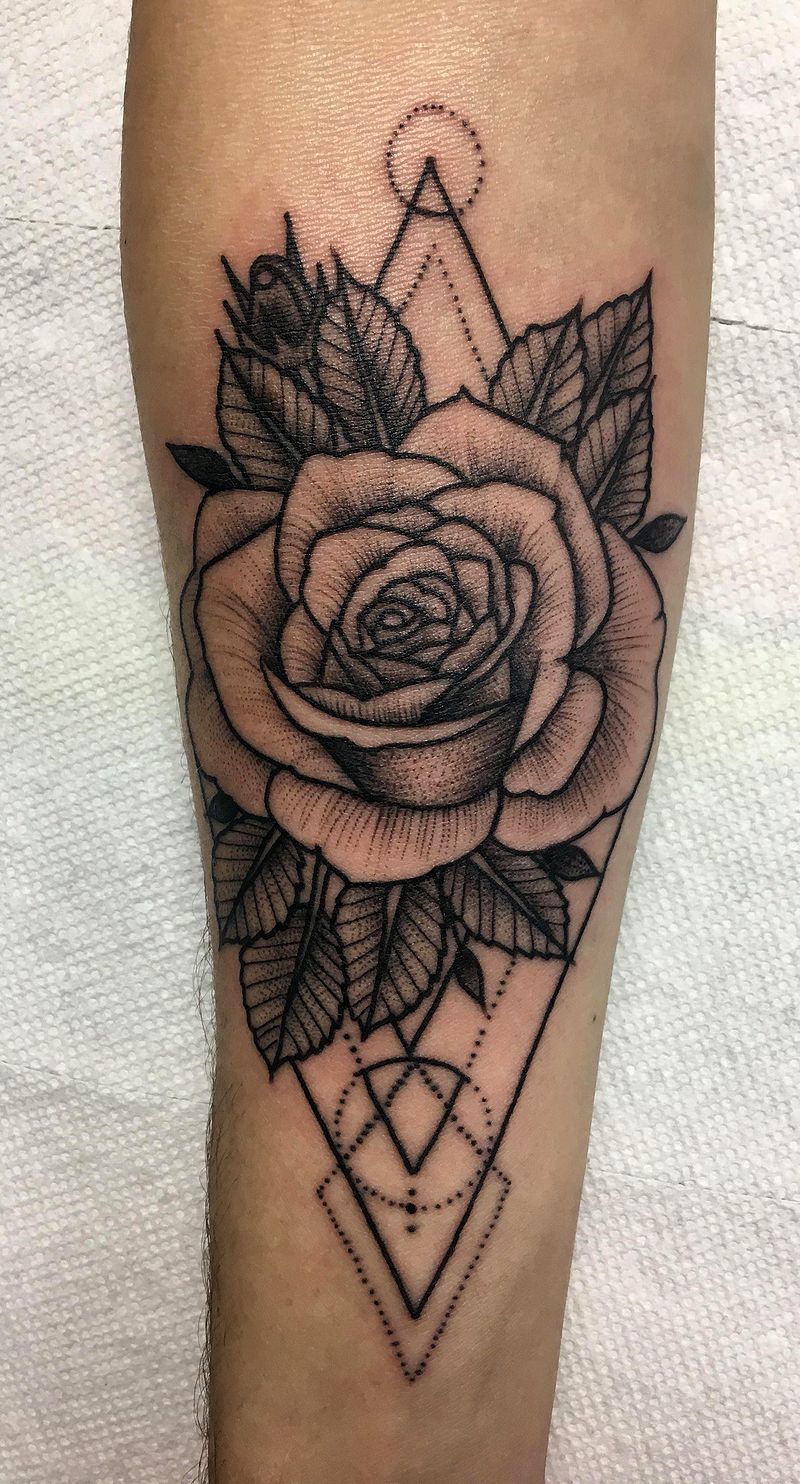 Black And White Rose Tattoos (9)
