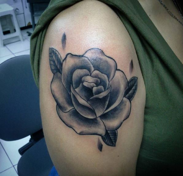 upper arm rose tattoos for women