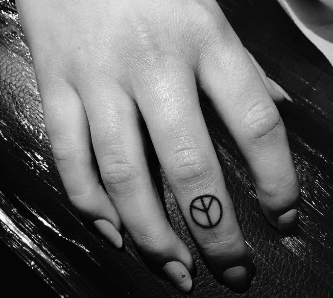 Finger Tattoos For Women 1