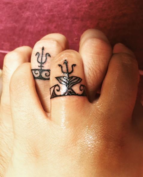 50+ Matching Wedding Ring Tattoos For Couples (2023)