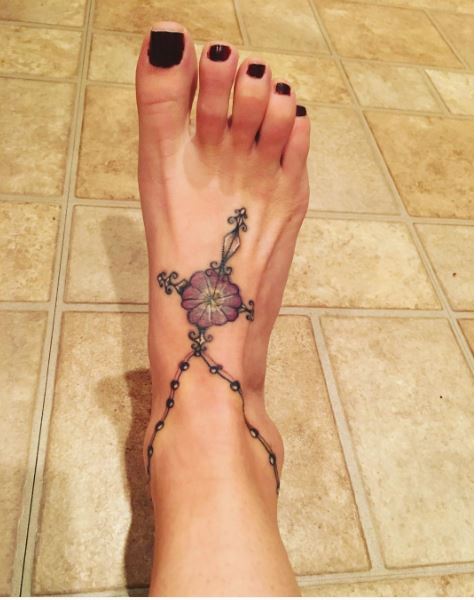 Chain Tattoos Design For Women Ankle