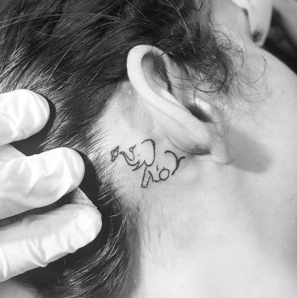 50+ Cute Behind The Ear Tattoos For Women (2023) Small Designs