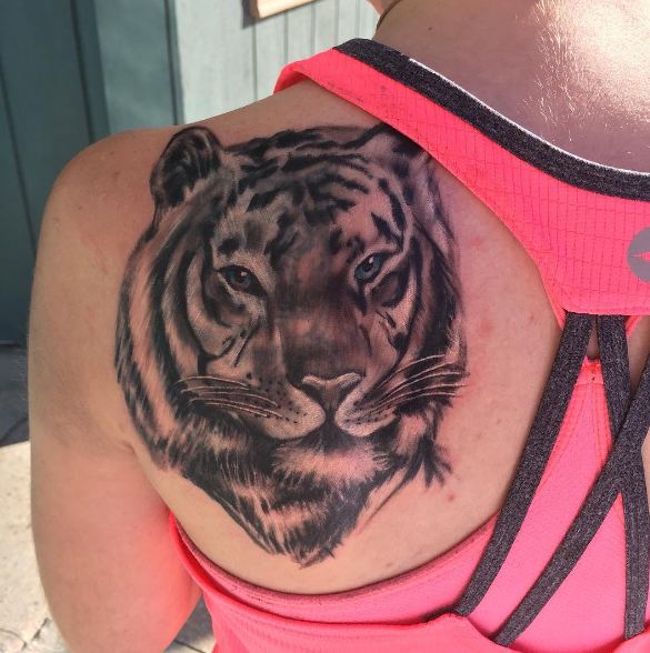 Black And Grey Tiger Wildlife Tattoos On Shoulder