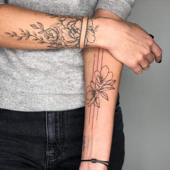 Female Wrist Tattoo Ideas Small Designs (148)
