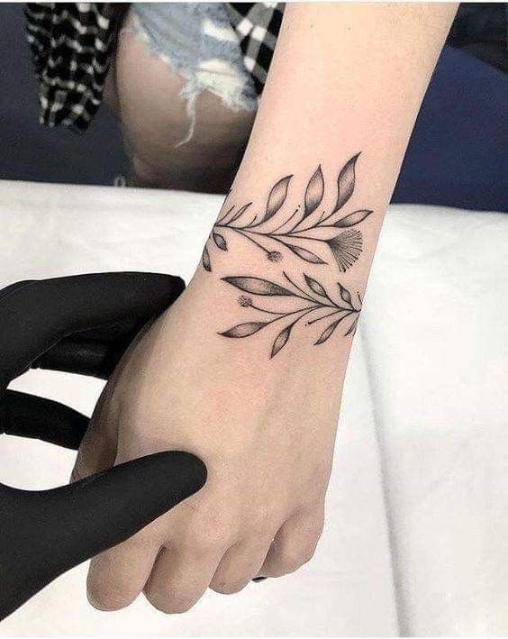 Female Wrist Tattoo Ideas Small Designs (171)