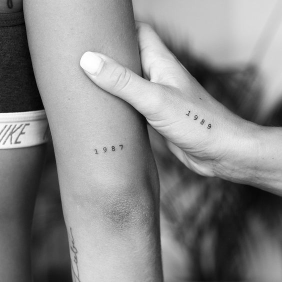 Female Wrist Tattoo Ideas Small Designs (54)