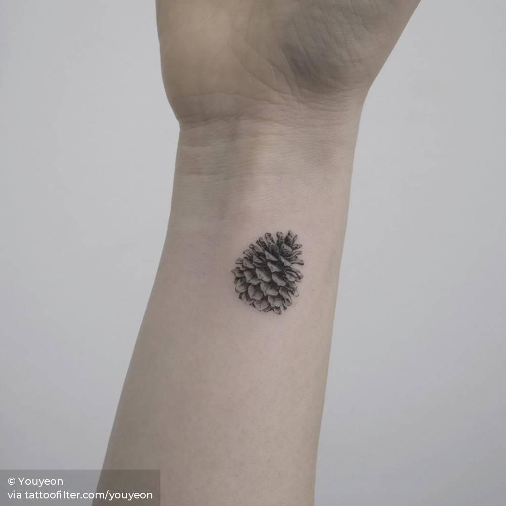 Female Wrist Tattoo Ideas Small Designs (61)