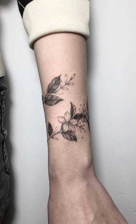 Female Wrist Tattoo Ideas Small Designs (70)