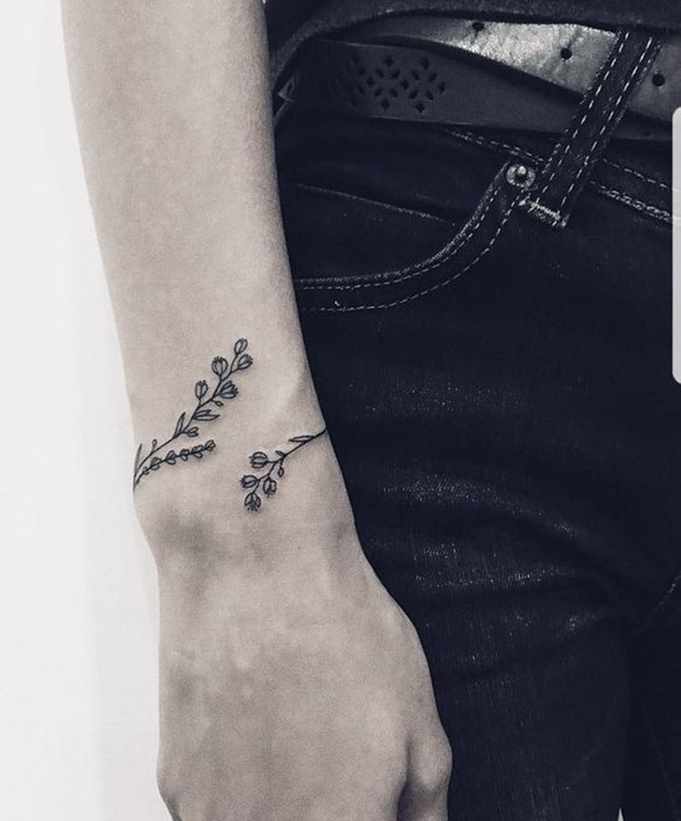 Female Wrist Tattoo Ideas Small Designs (71)