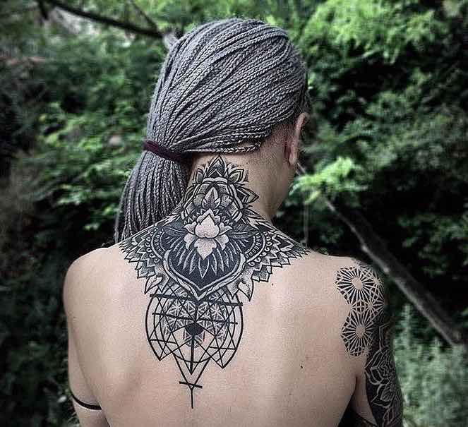 Back Of Neck Tattoos For Women (124)