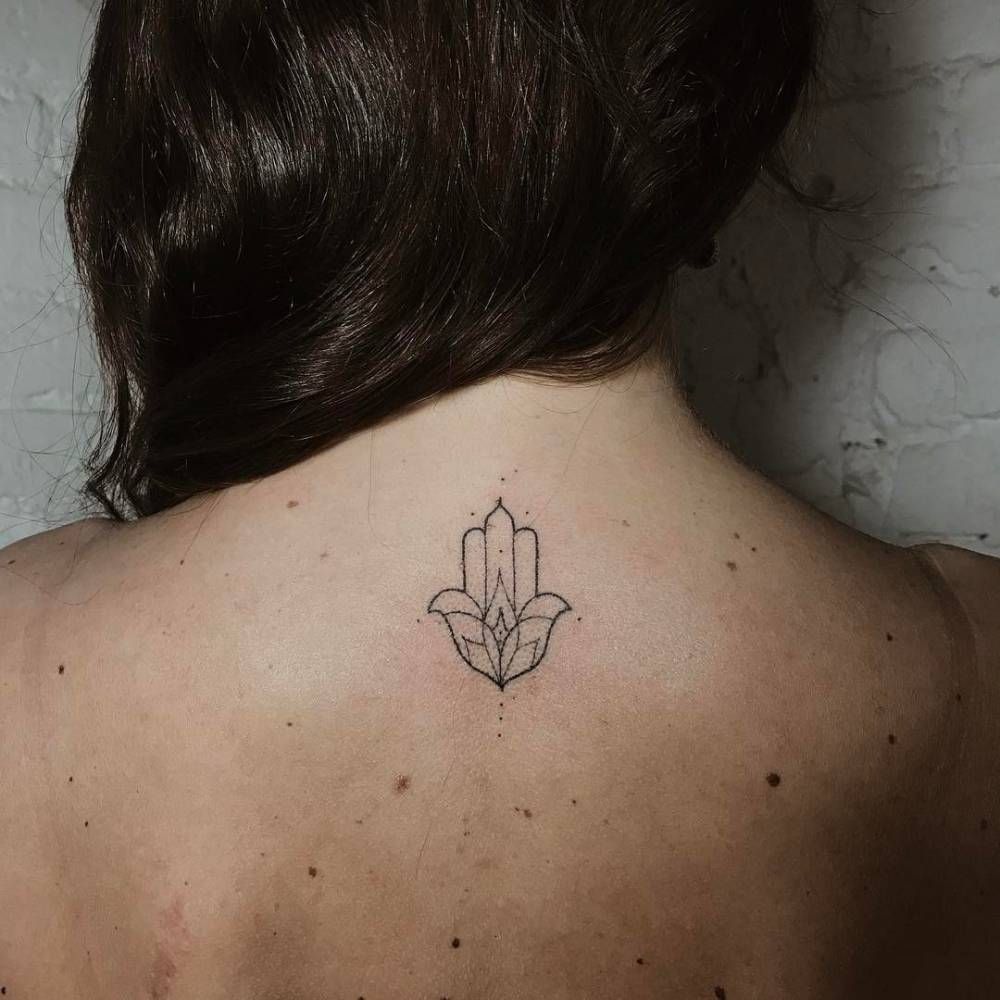 Back Of Neck Tattoos For Women (144)