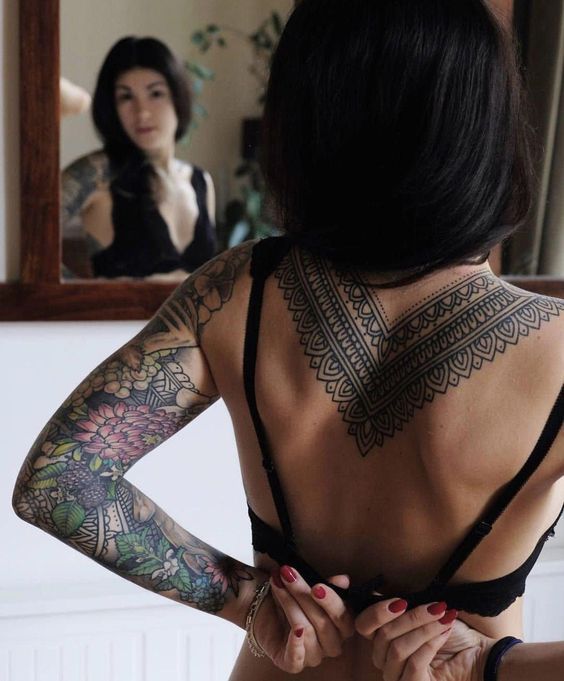 Back Of Neck Tattoos For Women (160)