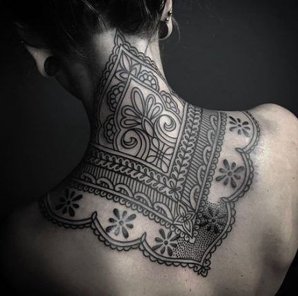 Back Of Neck Tattoos For Women (178)