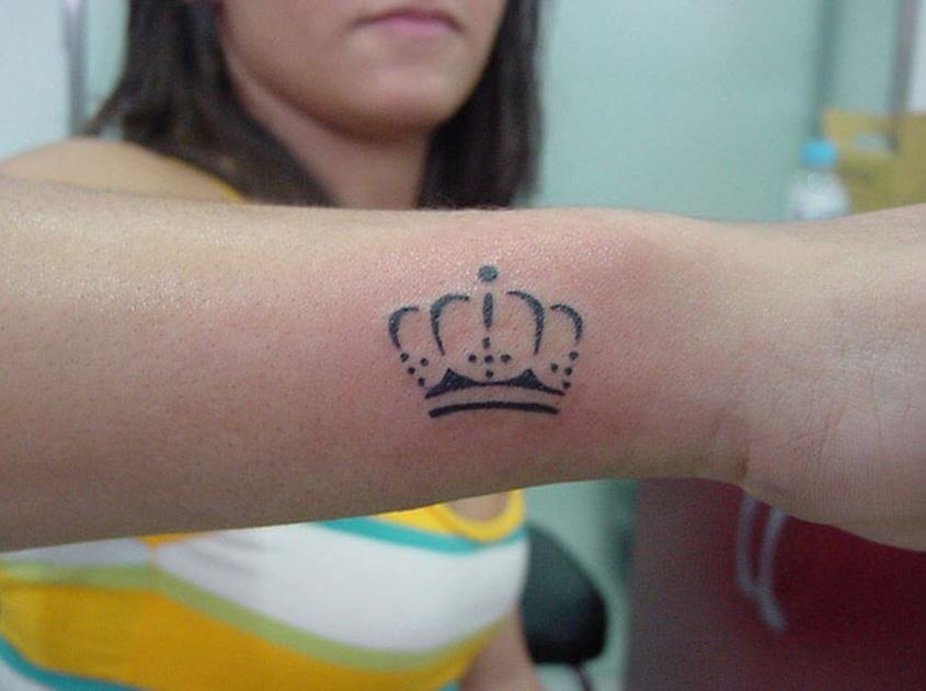 Crown Tattoo Outline