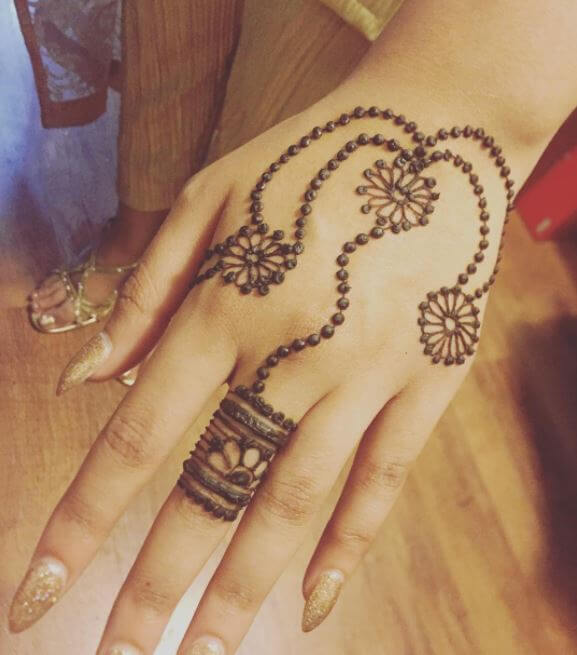 100 Latest Mehndi Designs For Hands Simple Easy 22