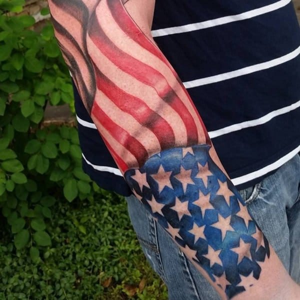 8160916 American Flag Tattoos