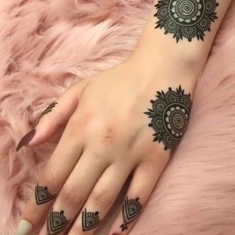 Rose Henna Tattoo (9)