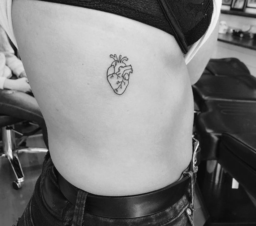 Anatomical Heart Tattoo Designs For Guys With Meaning (29)