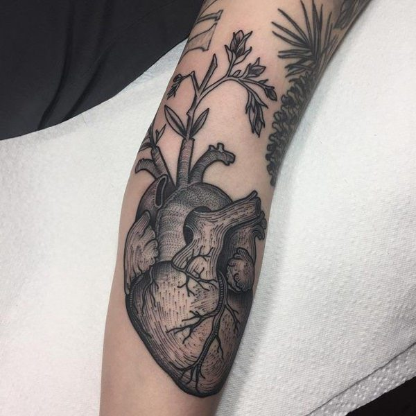 Anatomical Heart Tattoo Designs For Guys With Meaning (3)