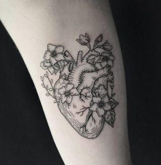 Anatomical Heart Tattoo Designs For Guys With Meaning (41)