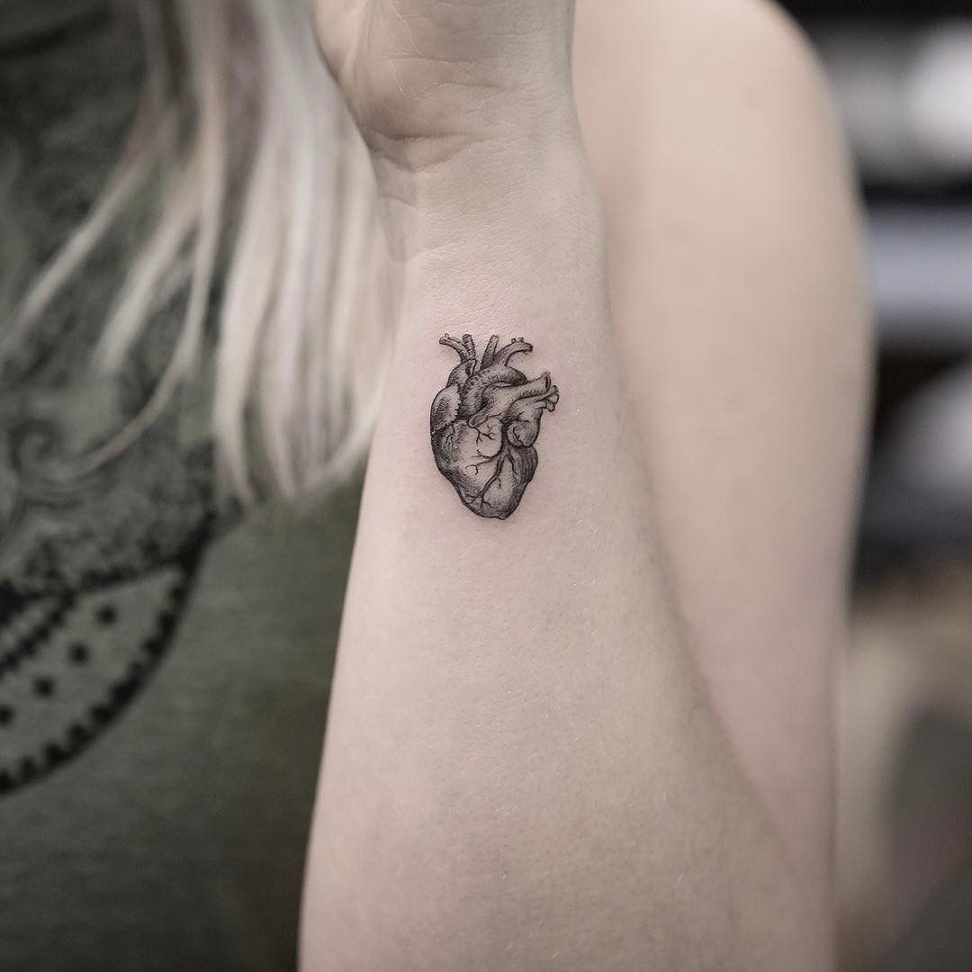 Anatomical Heart Tattoo Designs For Guys With Meaning (77)
