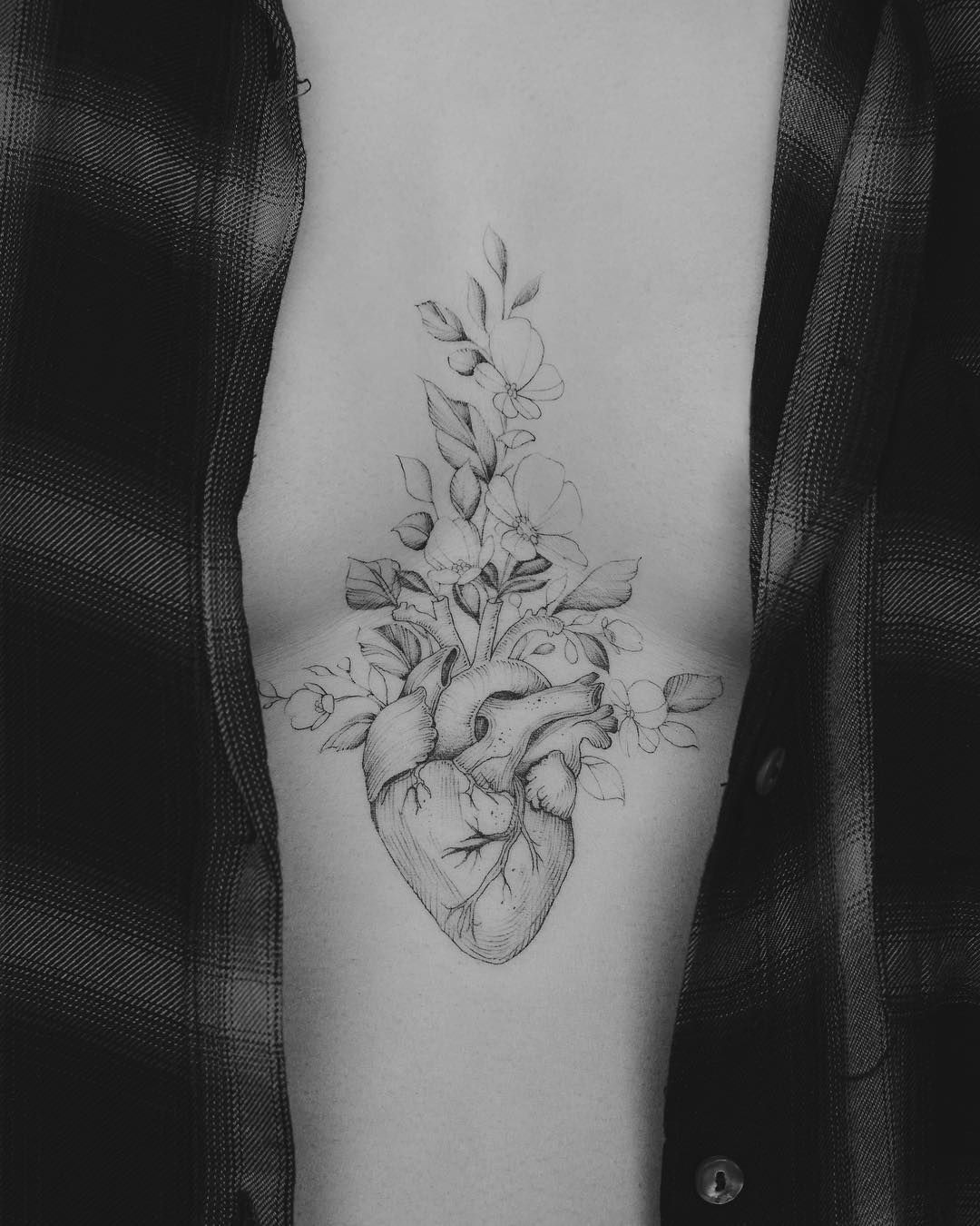 Anatomical Heart Tattoo Designs For Guys With Meaning (85)