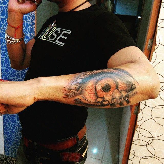 Eyeball Tattoo On Arm (8)